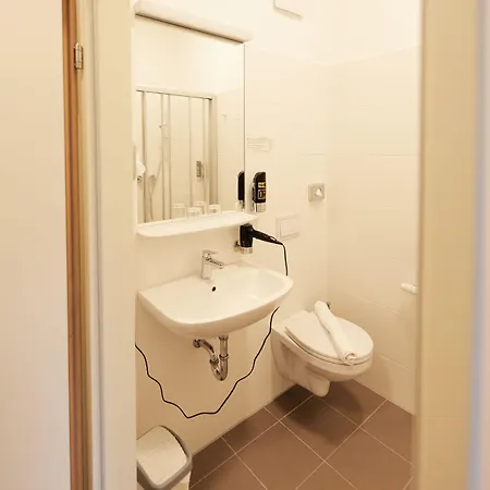 Hotel I Am 3*